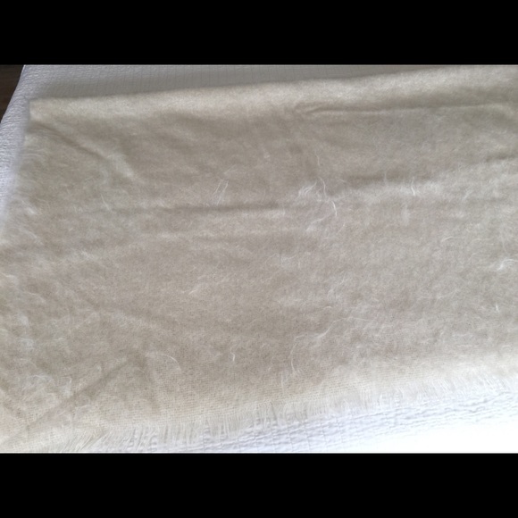 NWOT Distinction by Bronte Luxury Mohair throw - Picture 5 of 7